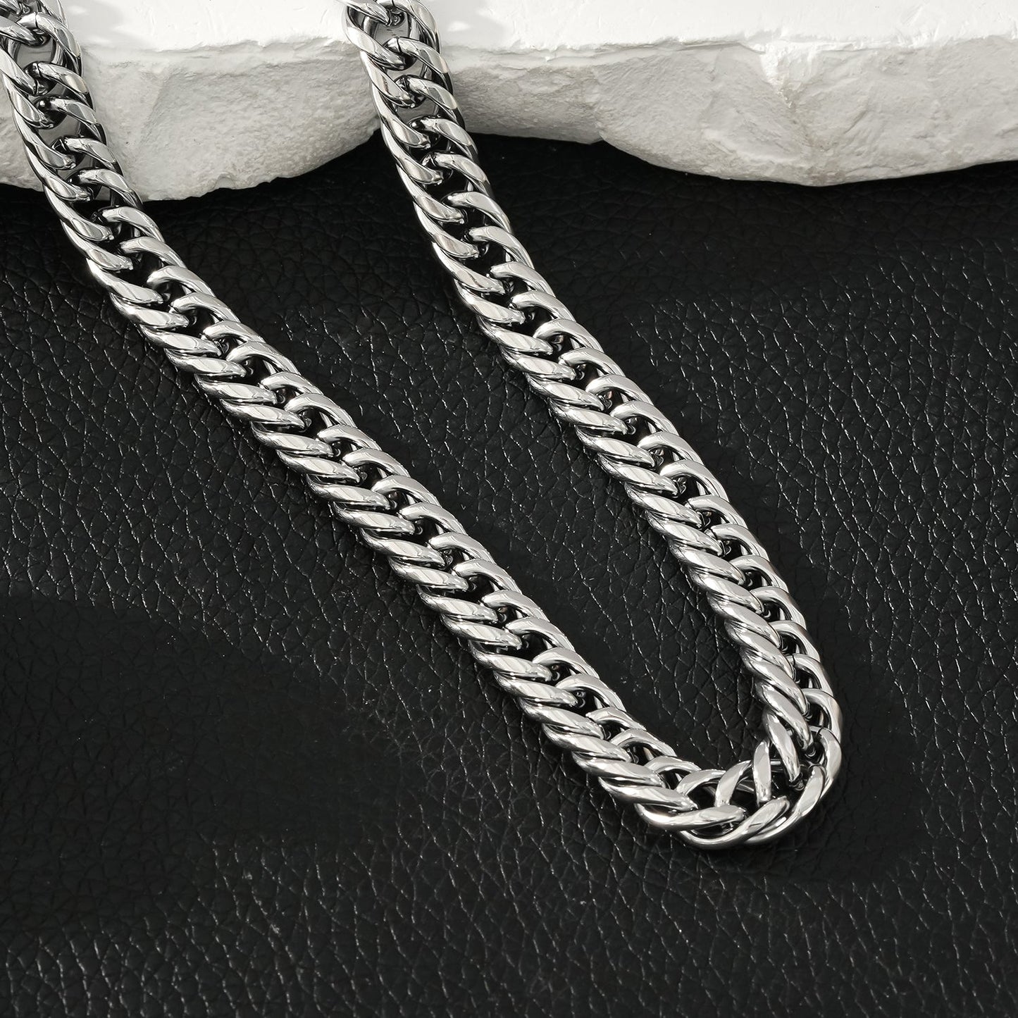 ABRAFO: Chunky Chain in Silver for Women or Men