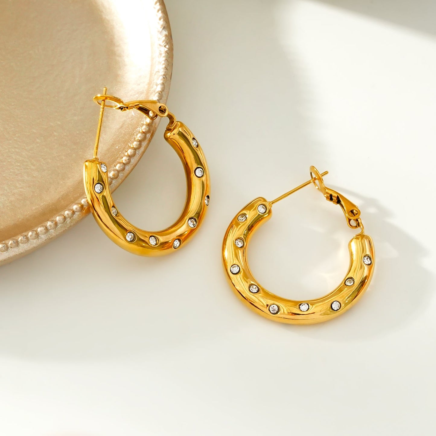 ALFRISTON Gold: Mid-Width Hoops Embedded with Zirconia (CZ) Gemstones