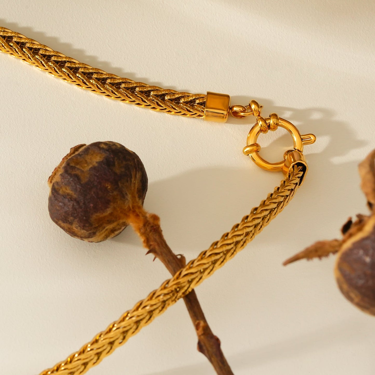 ALICE Gold: Chunky Link Chain Necklace with Ring Fastener Pendant