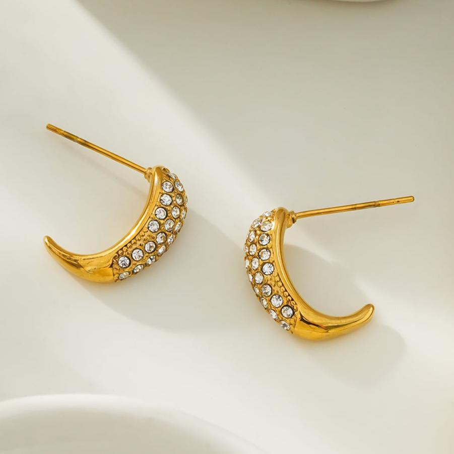 ANCORA: Pear-Shaped Stud Earrings with Pavé Zirconia (CZ) Sparkle.