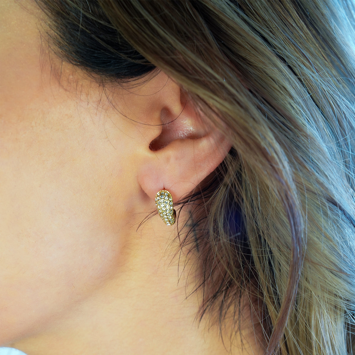 ANCORA: Pear-Shaped Stud Earrings with Pavé Zirconia (CZ) Sparkle.