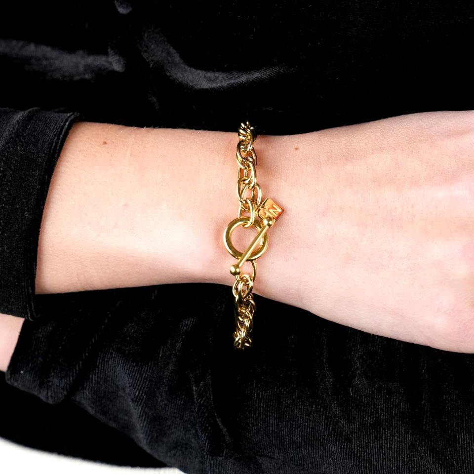 ARDA Gold: Chunky Intricate Multi-Link Bracelet with Circle & T-Stopper