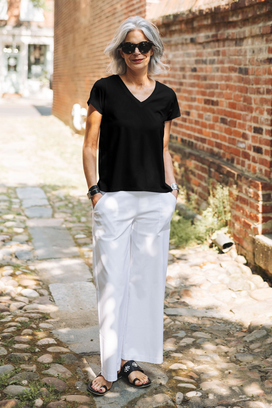 Albi Sustainable V-Neck T-Shirt