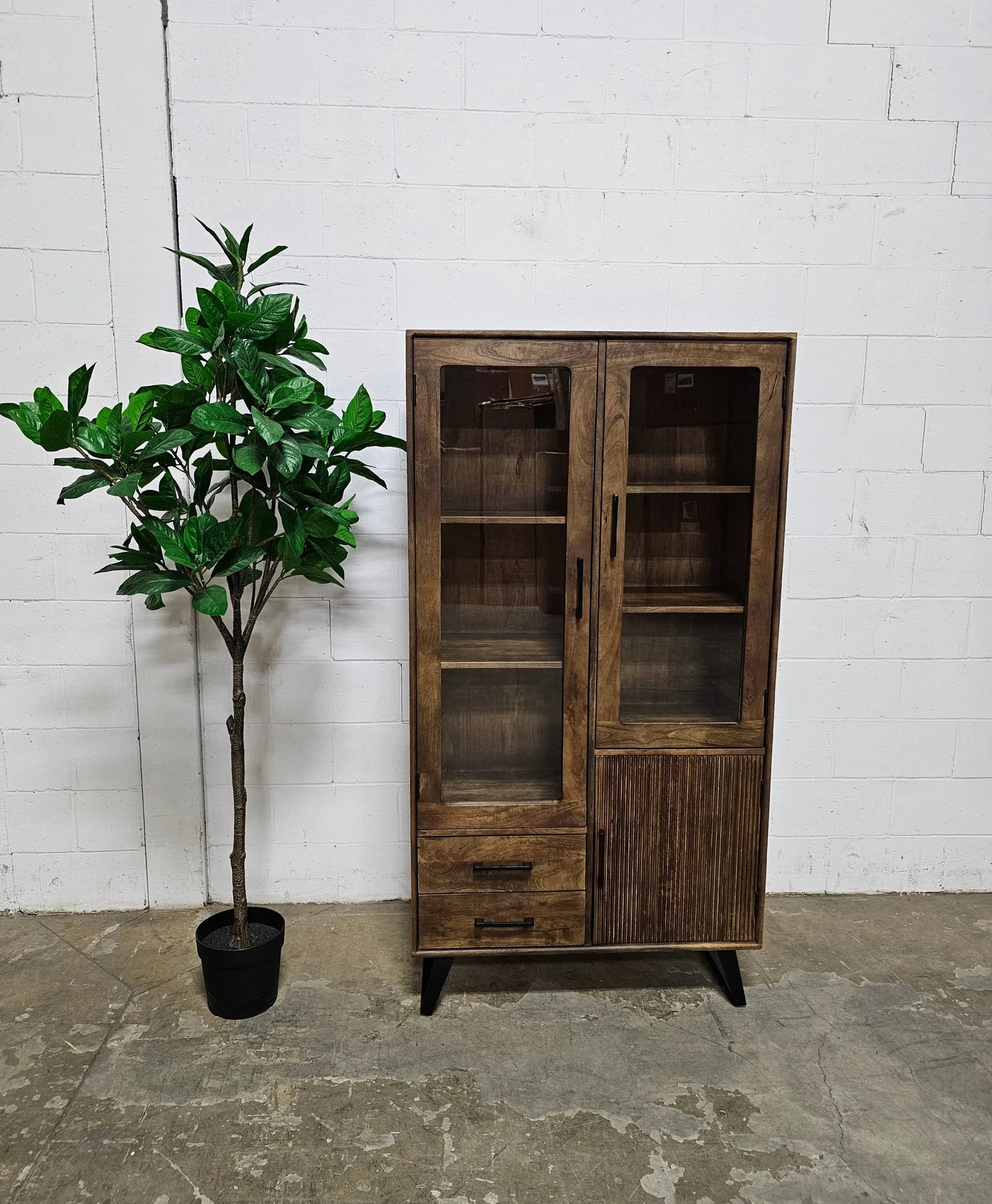 Armoire Arezzo en bois de manguier portes vitrées