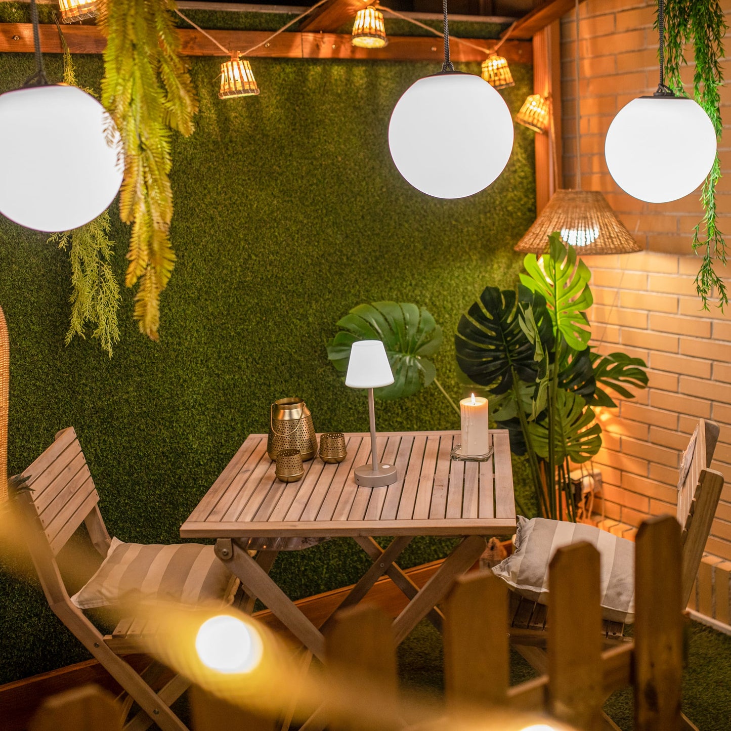 Aurora<br> Solar-charged Garland