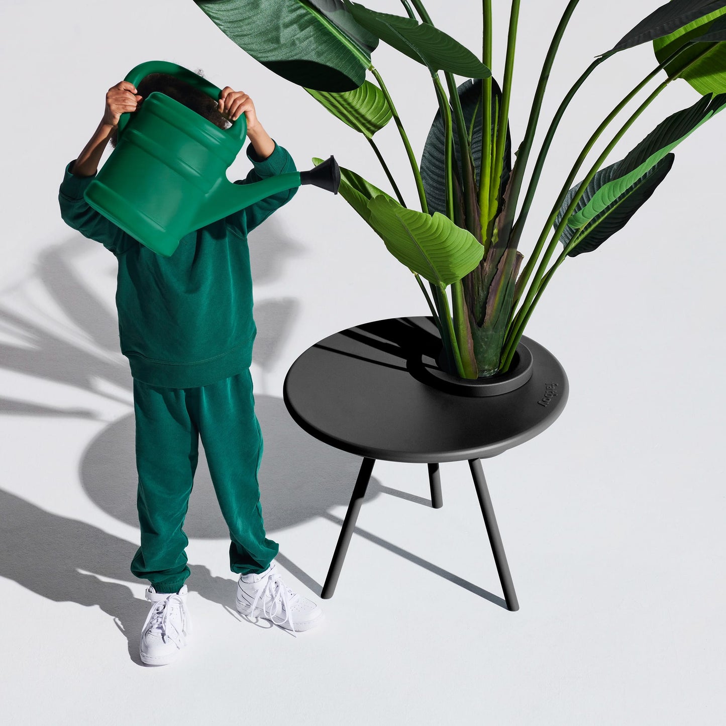 Bakkes<br> Side Table & Planter