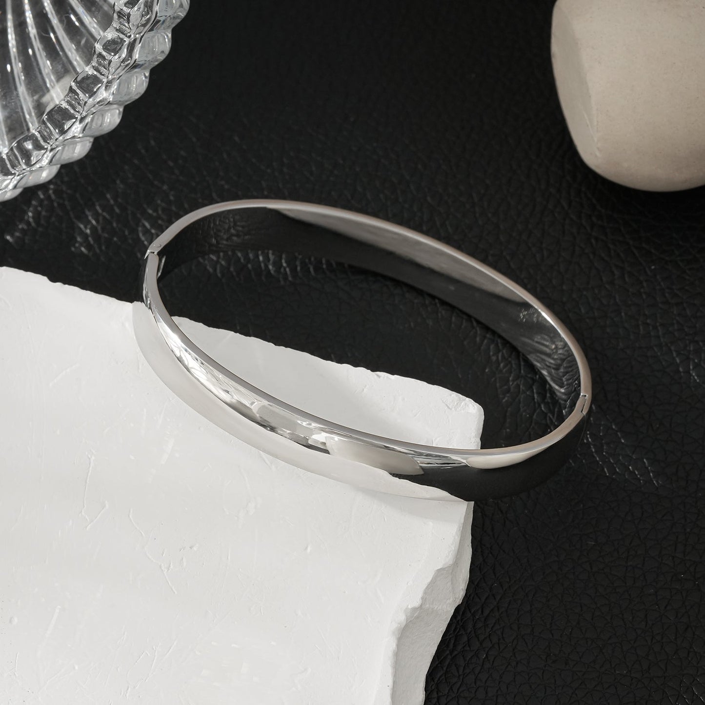 BAKOVAN: Mid Width Silver Band Bracelet for Men or Women