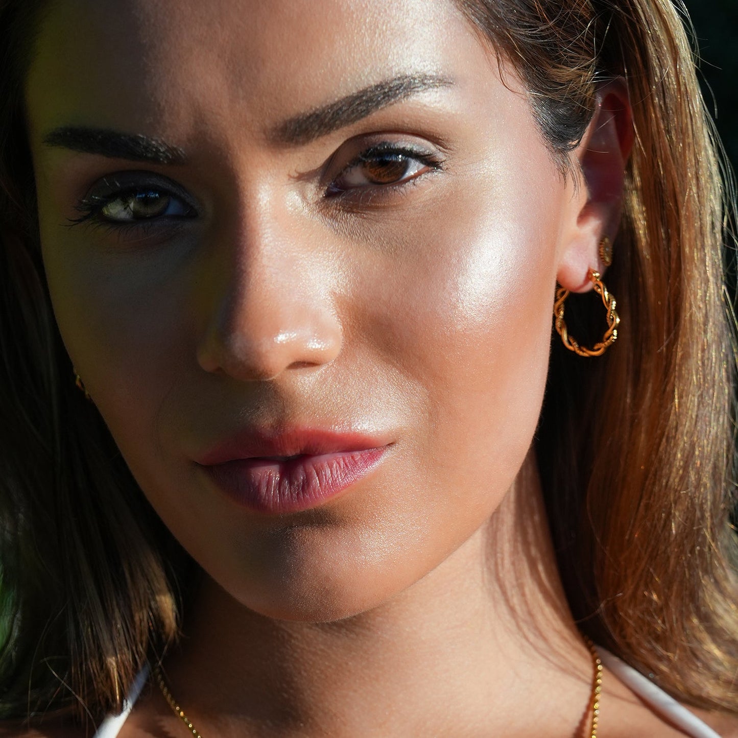 BARBARA Gold: Contrast Textured Twisted Rope Hoop Earrings