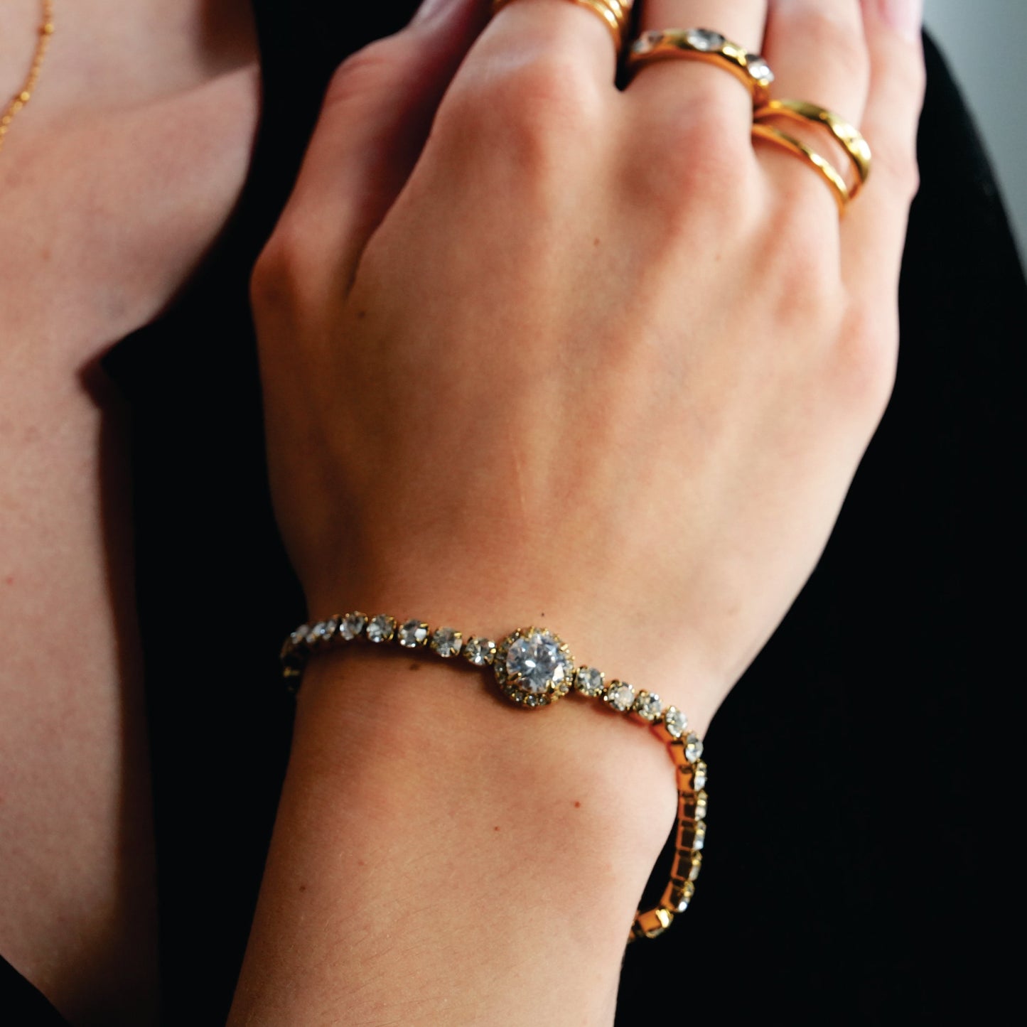 BEREA Gold: Tennis Bracelet with Large Zirconia (CZ) Centrepiece  – Timeless Elegance for Every Occasion