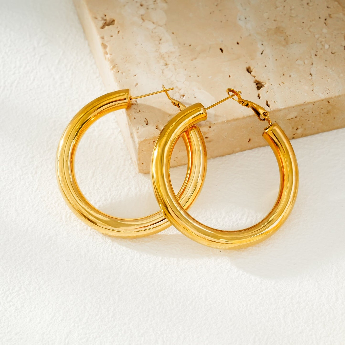 BOBOYI Gold: Mid Width Smooth Finish Effortless Day-to-Night Hoops