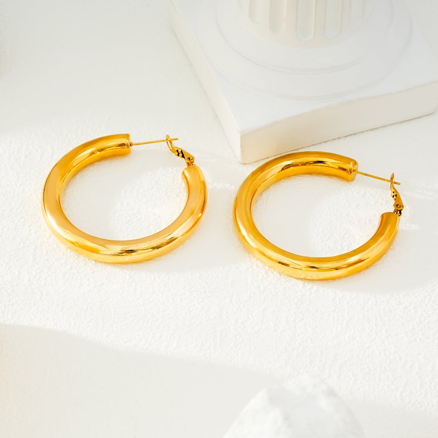 BOBOYI Gold: Mid Width Smooth Finish Effortless Day-to-Night Hoops