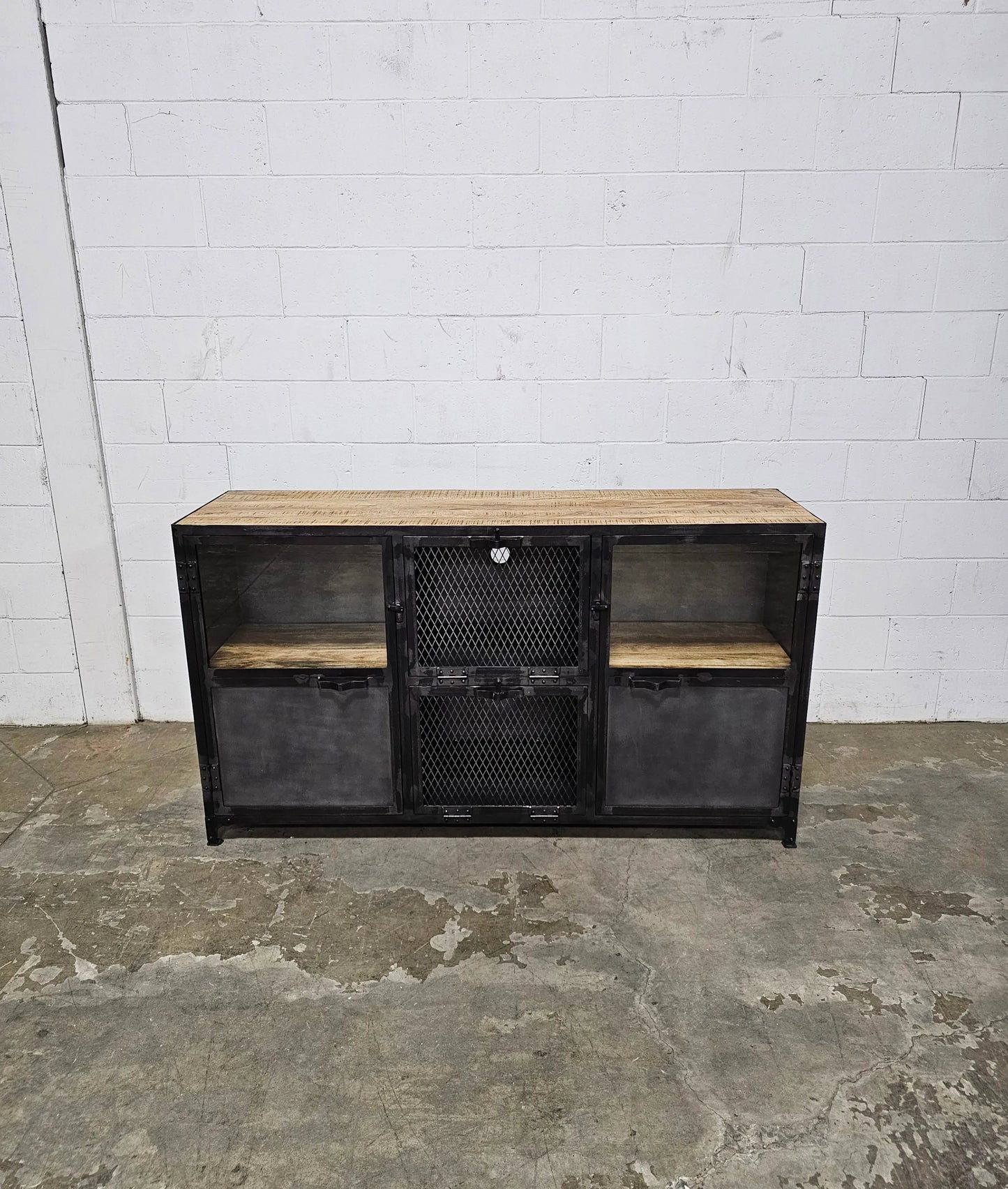 Buffet Ibiza en bois de manguier et acier brut portes vitrées