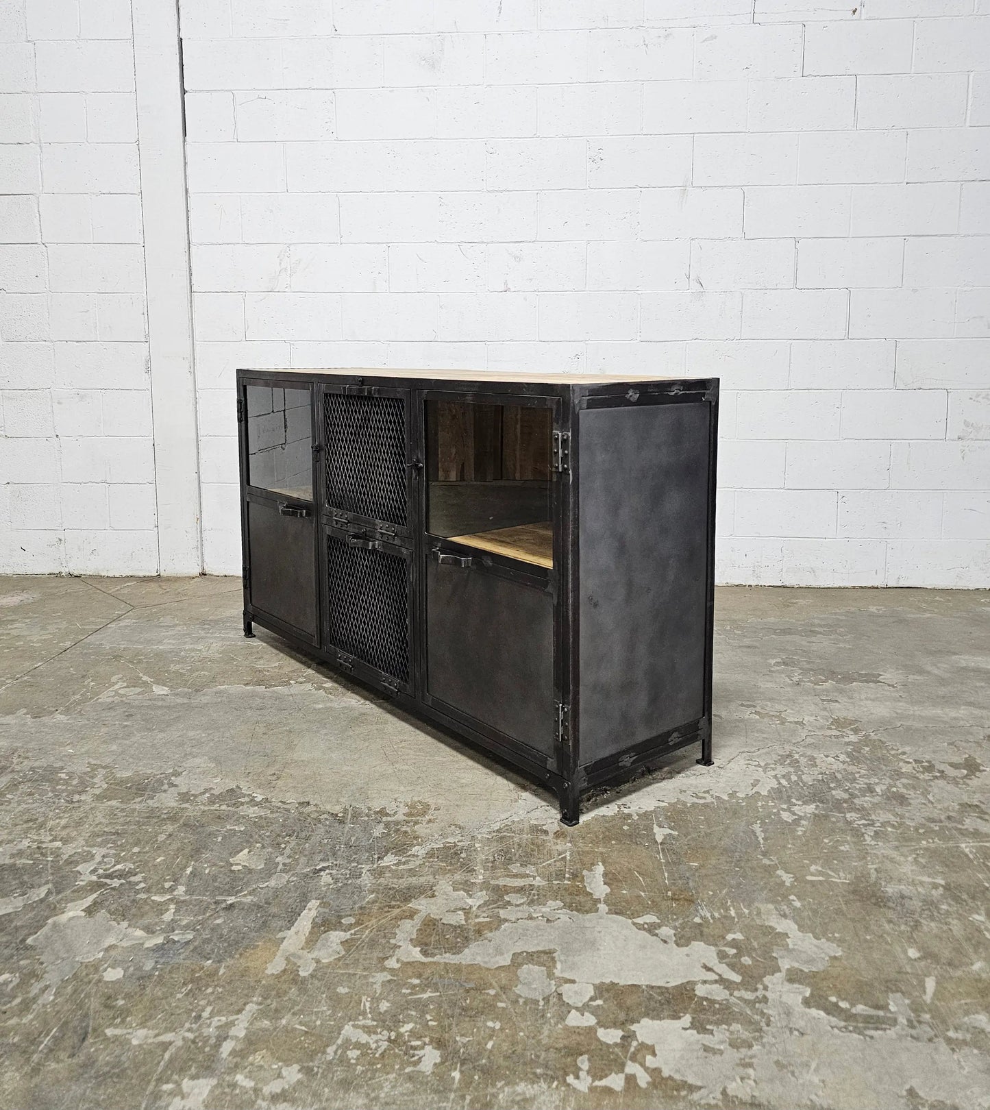 Buffet Ibiza en bois de manguier et acier brut portes vitrées