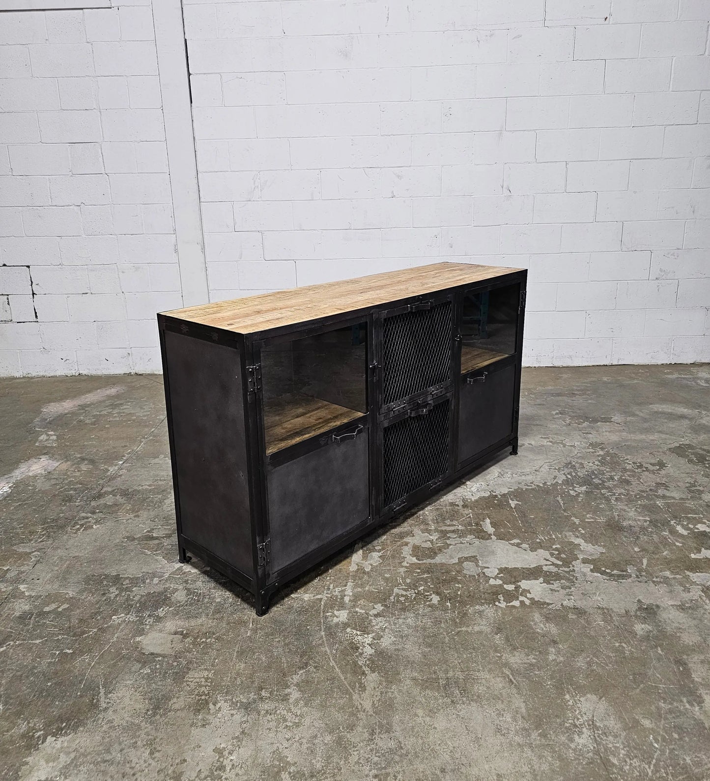 Buffet Ibiza en bois de manguier et acier brut portes vitrées