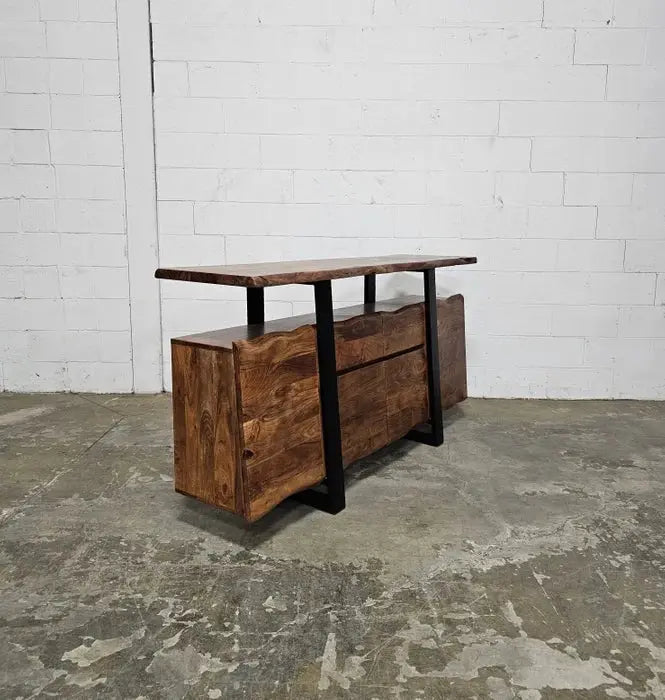 Buffet en bois d'Acacia live edge