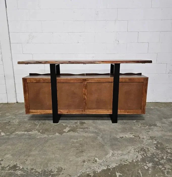 Buffet en bois d'Acacia live edge