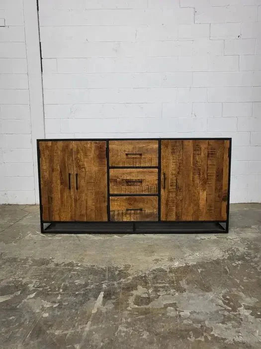 Buffet en bois de manguier et structure d'acier noir