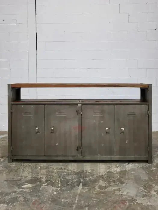 Buffet industriel en bois recyclé et acier brut