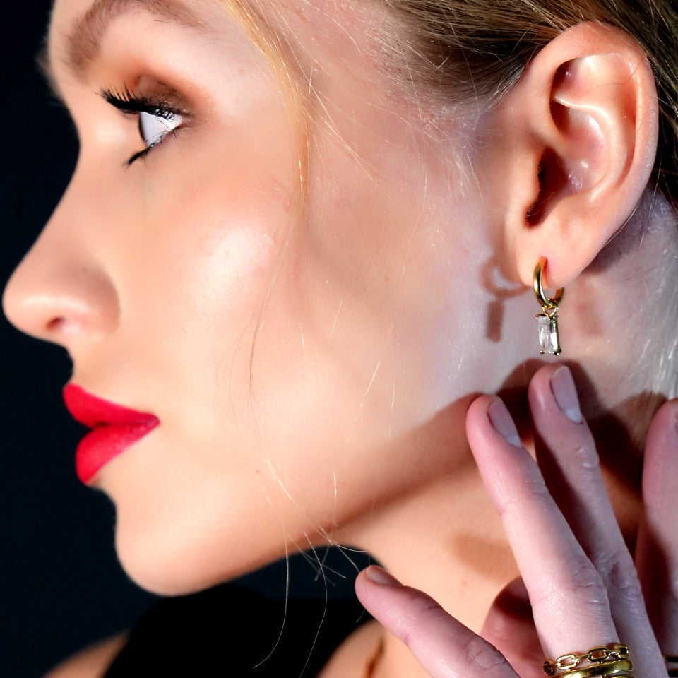 DAYSIA Gold:  Vintage Inspired Encased Black Crystal Drop Earrings