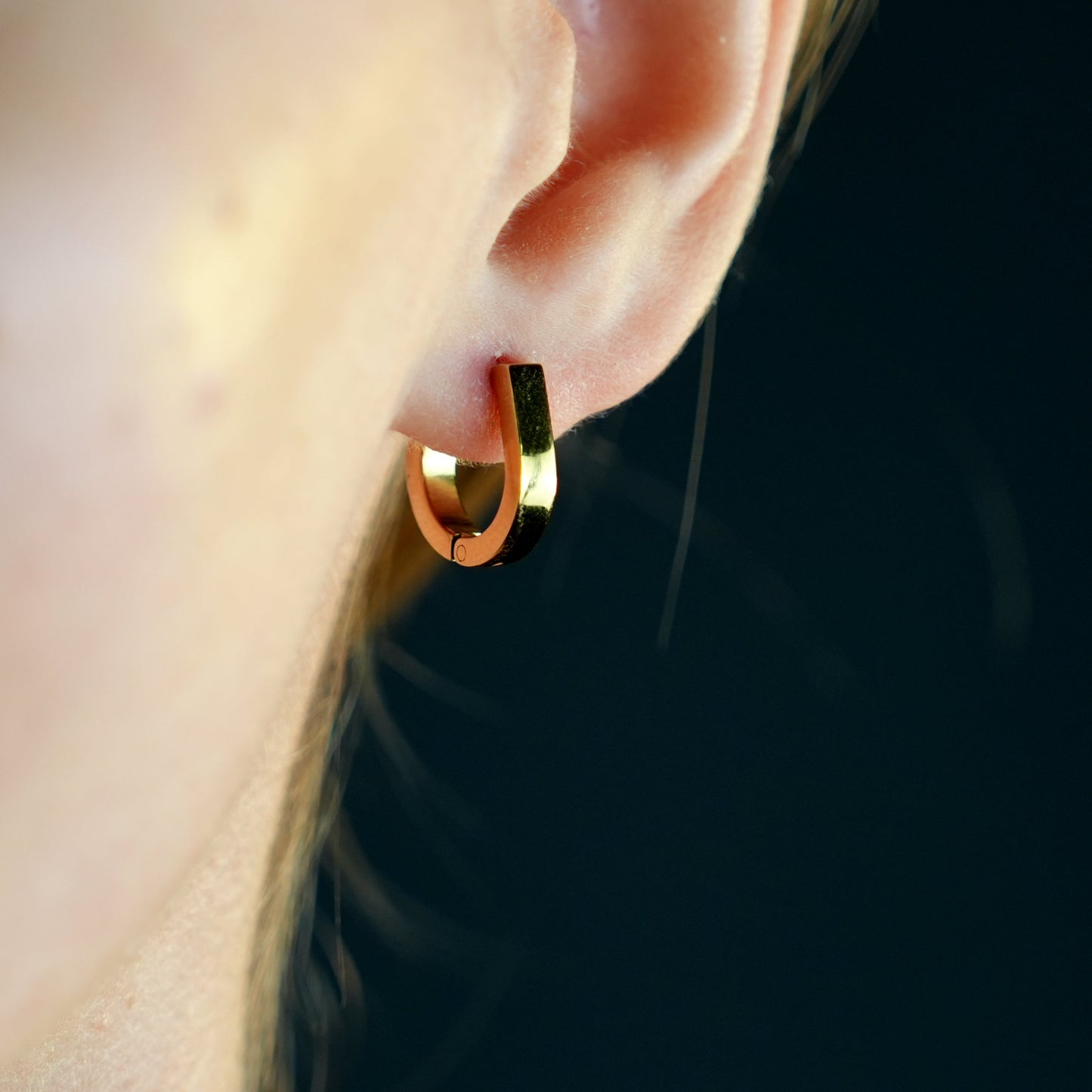 CADEO: 'Lucky' Horse-Shoe Shaped Contemporary Hoop Earrings