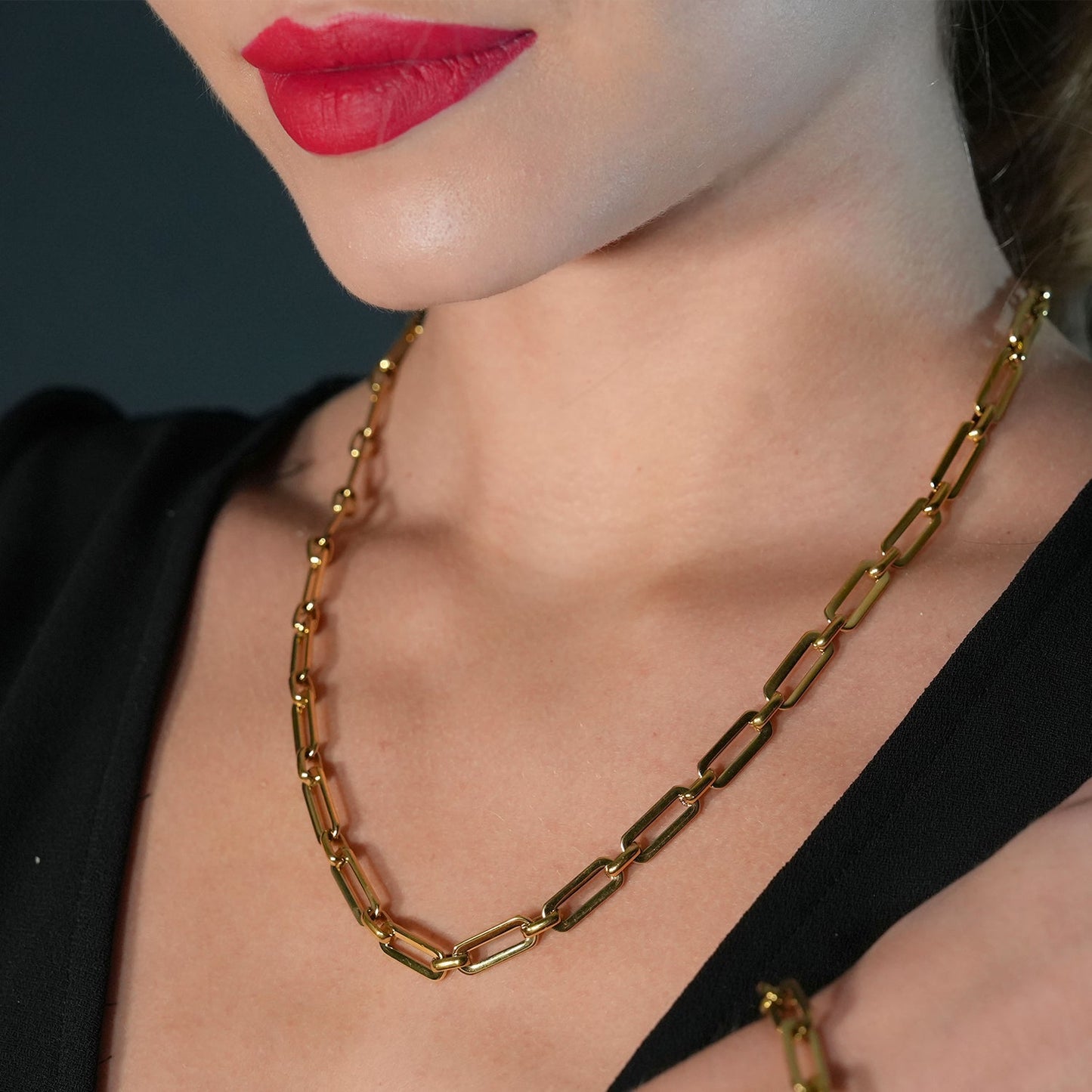 Style CANNES: Delicate Statement Paper-Clip Chain Necklace