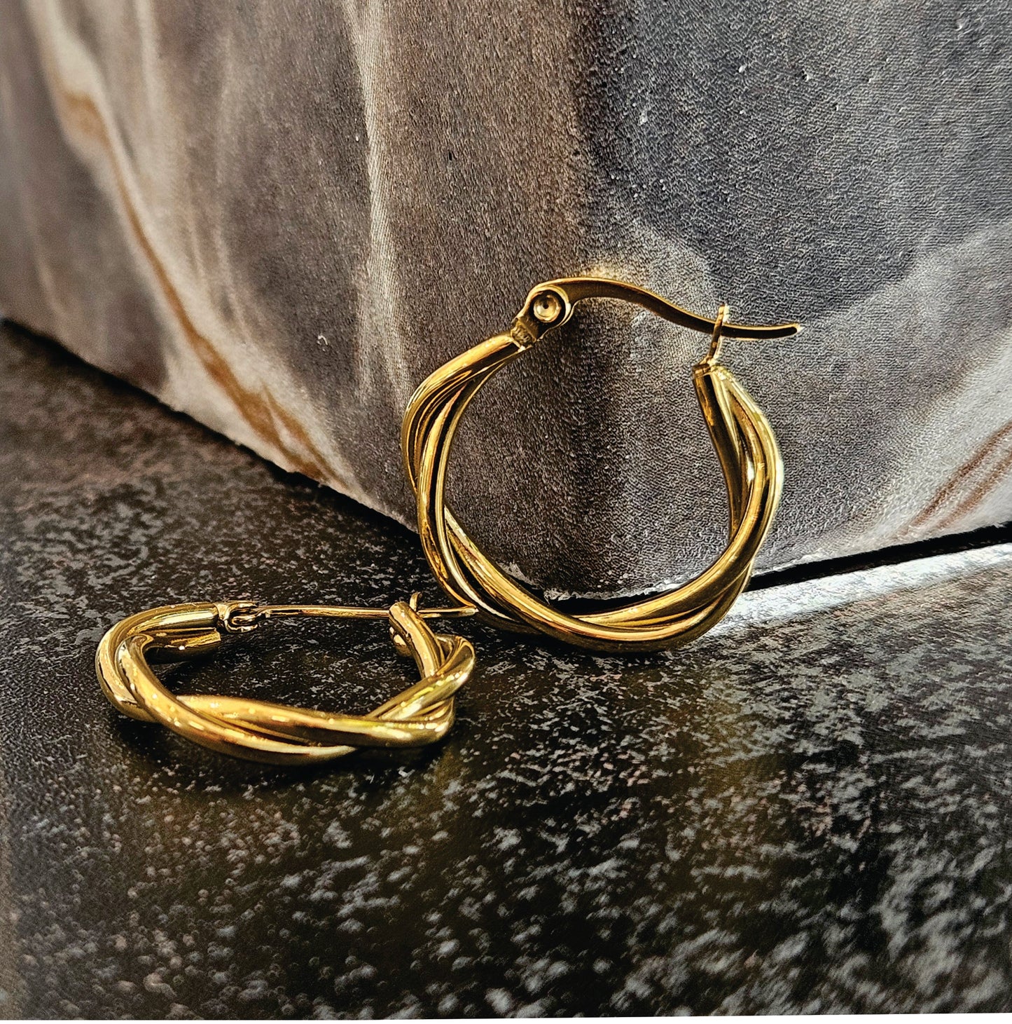 CARLOTA Gold: Twisted Metal Strands Hoop Earrings