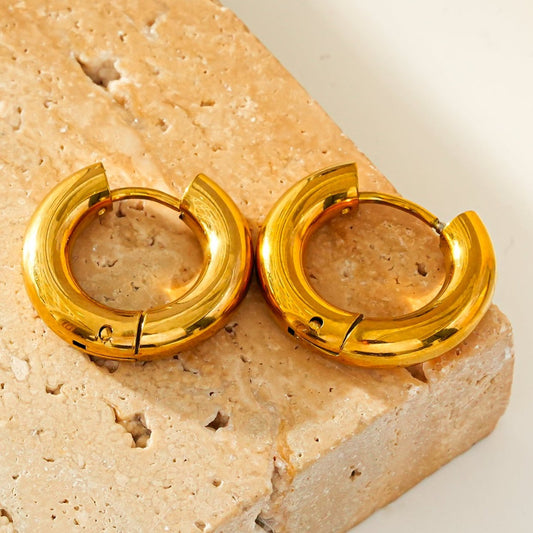 CHOLULA: Mid Width Smooth Surface Tube Hoop Earrings in Gold
