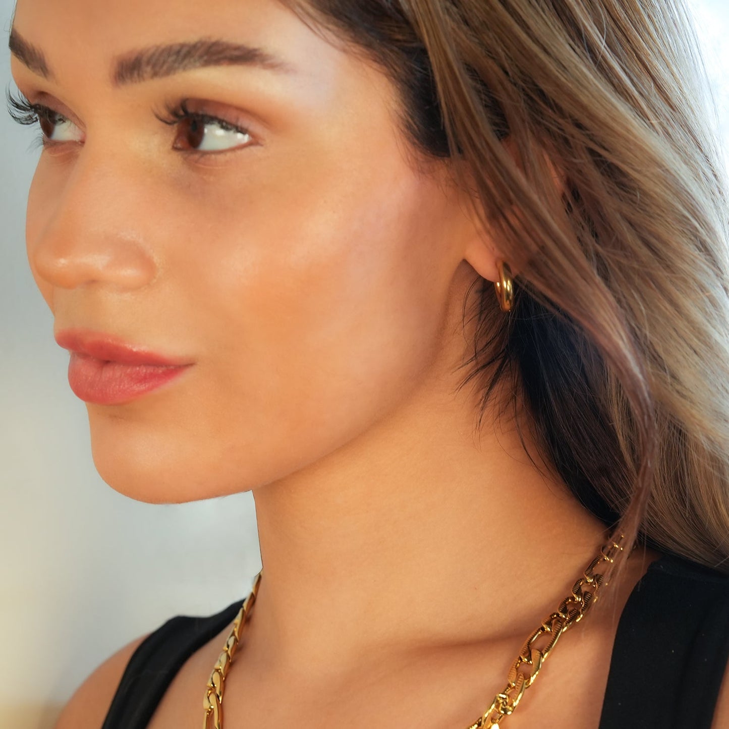 CHOLULA: Mid Width Smooth Surface Tube Hoop Earrings in Gold