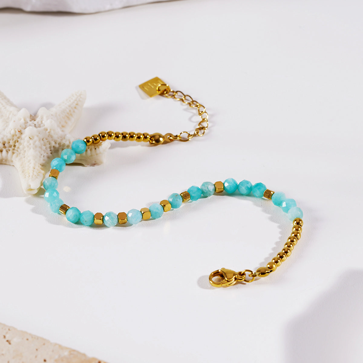 Style CLEMENTINA: Amazonite Stones & Gold Beaded Bracelet