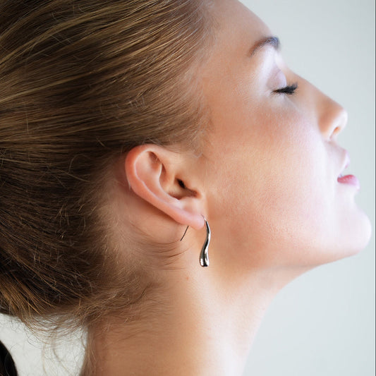 Style CORNING Silver (White Gold): Tadpole-Shaped Earrings – Unique Elegance with a Playful Twist