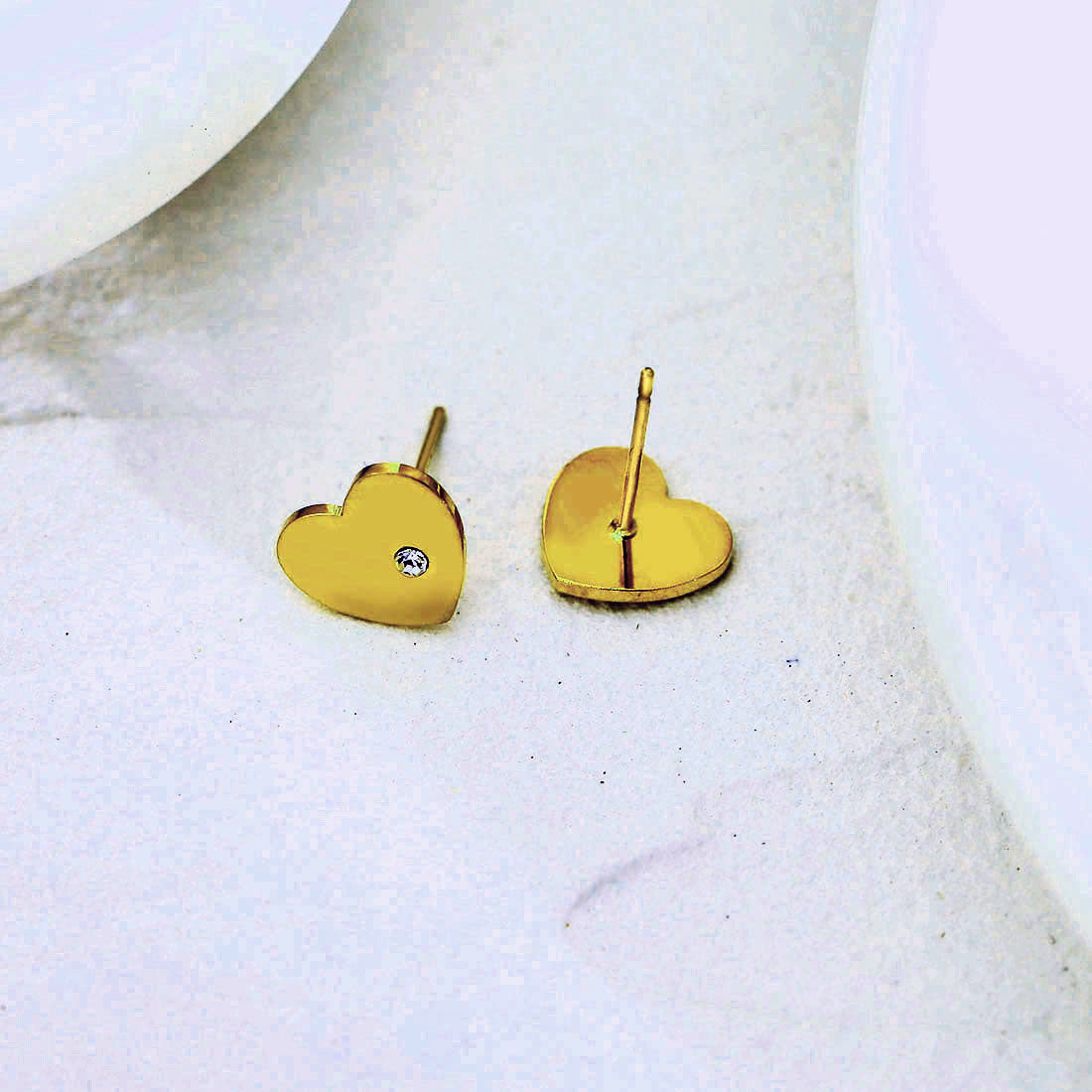 CUORE Gold: Heart Shaped Solitaire Zirconia Stud Earrings