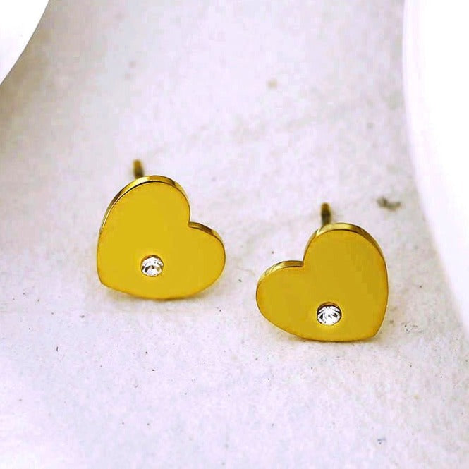 CUORE Gold: Heart Shaped Solitaire Zirconia Stud Earrings