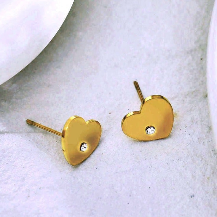 CUORE Gold: Heart Shaped Solitaire Zirconia Stud Earrings