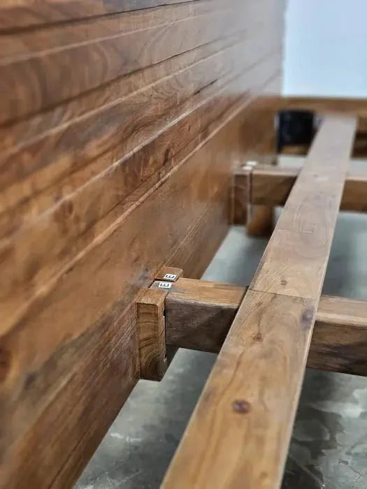 Cadre de lit QUEEN en bois massif d’acacia (WALNUT)