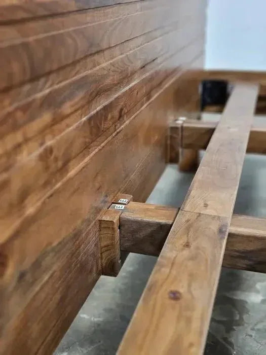 Cadre de lit QUEEN en bois massif d’acacia (WALNUT)