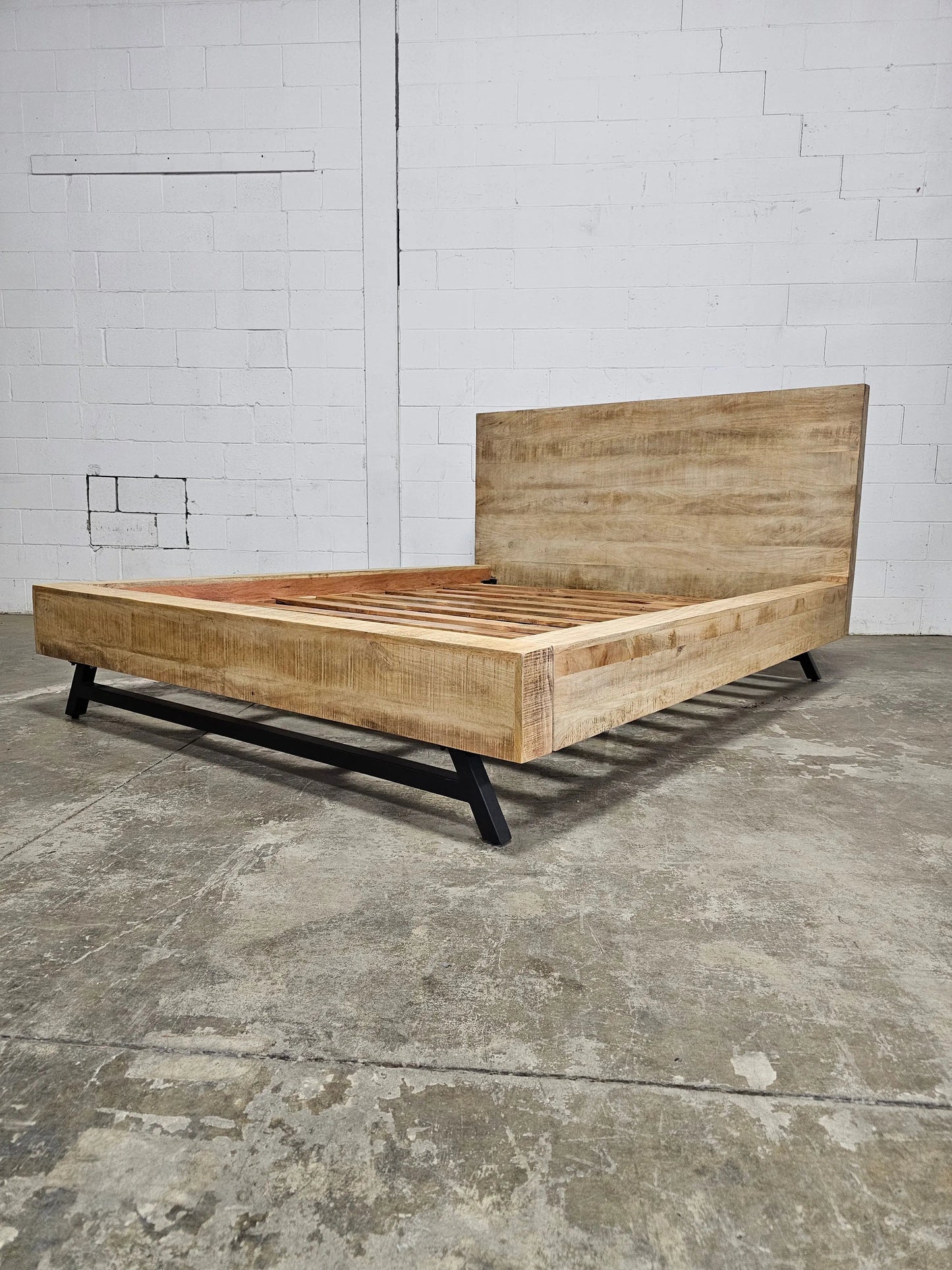 Cadre de Lit King en bois massif de Manguier