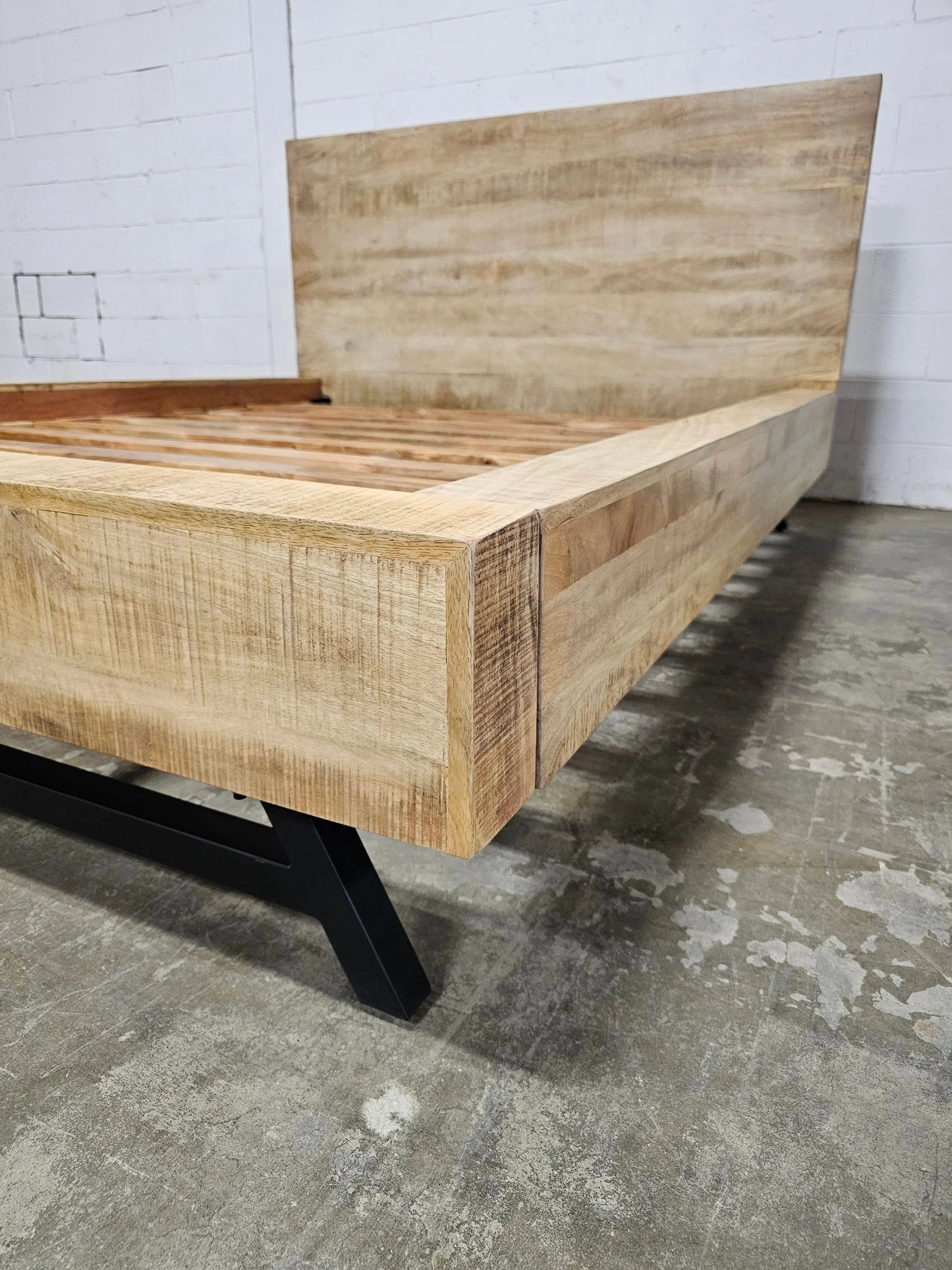 Cadre de Lit King en bois massif de Manguier