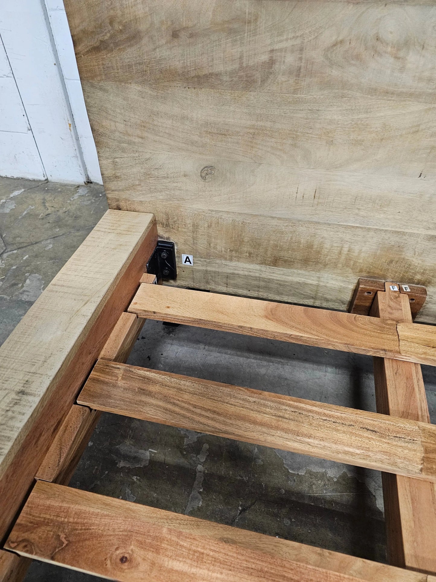 Cadre de Lit King en bois massif de Manguier