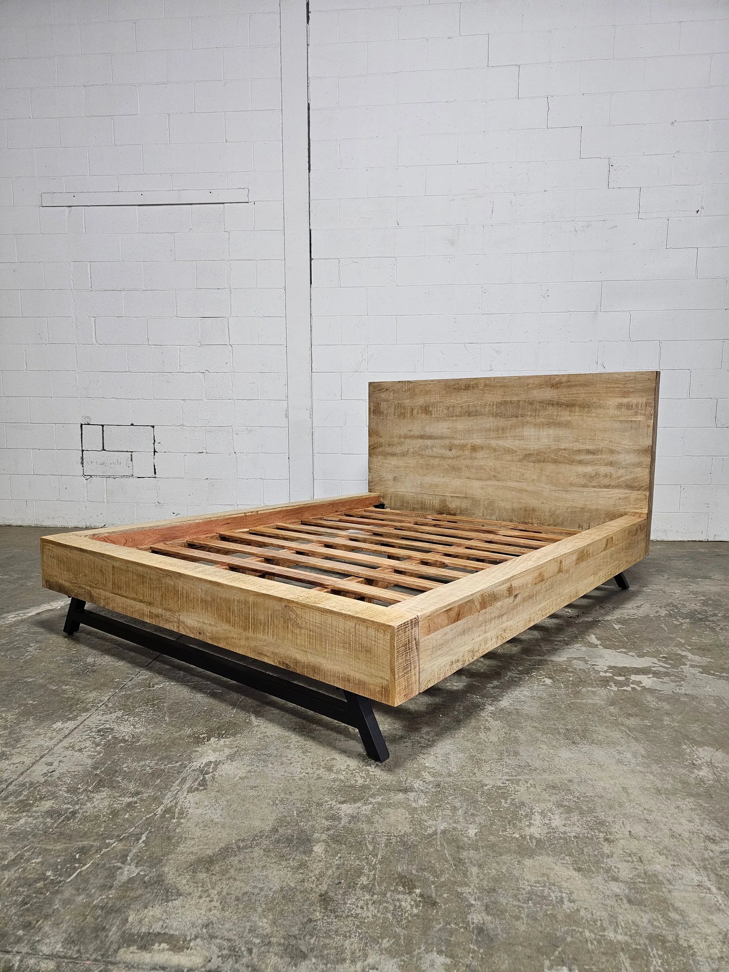 Cadre de Lit King en bois massif de Manguier