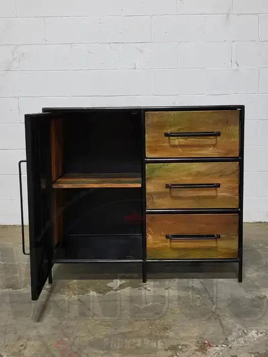 Commode en bois recyclé avec porte en acier et 3 tiroirs