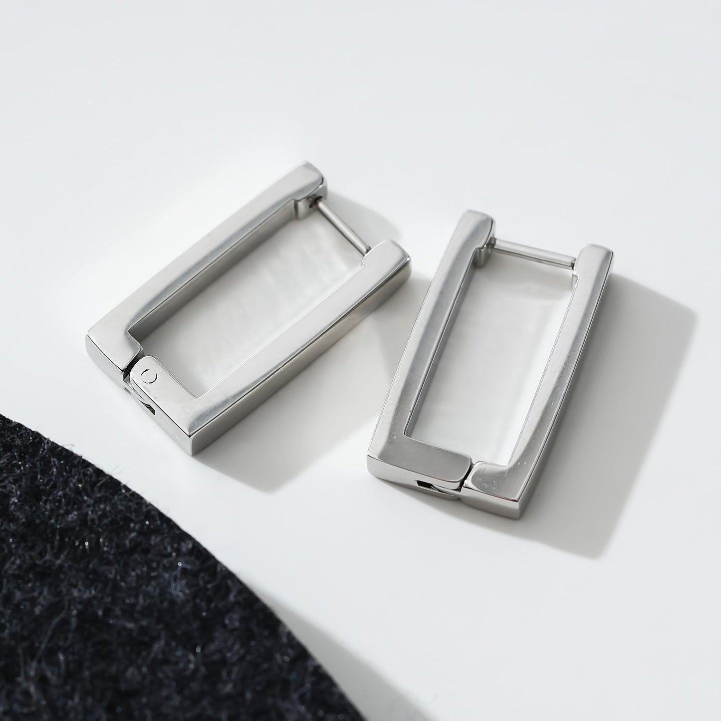 Style DELILAH: Rectangular Mini Hoop Earrings in Silver