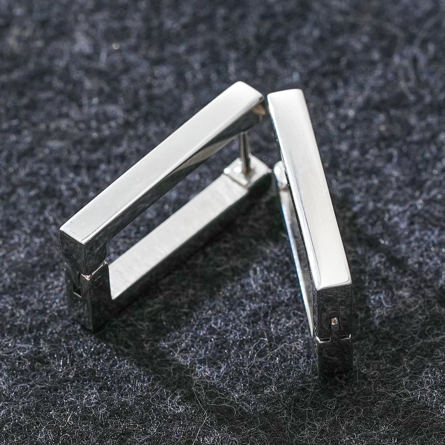 Style DELILAH: Rectangular Mini Hoop Earrings in Silver