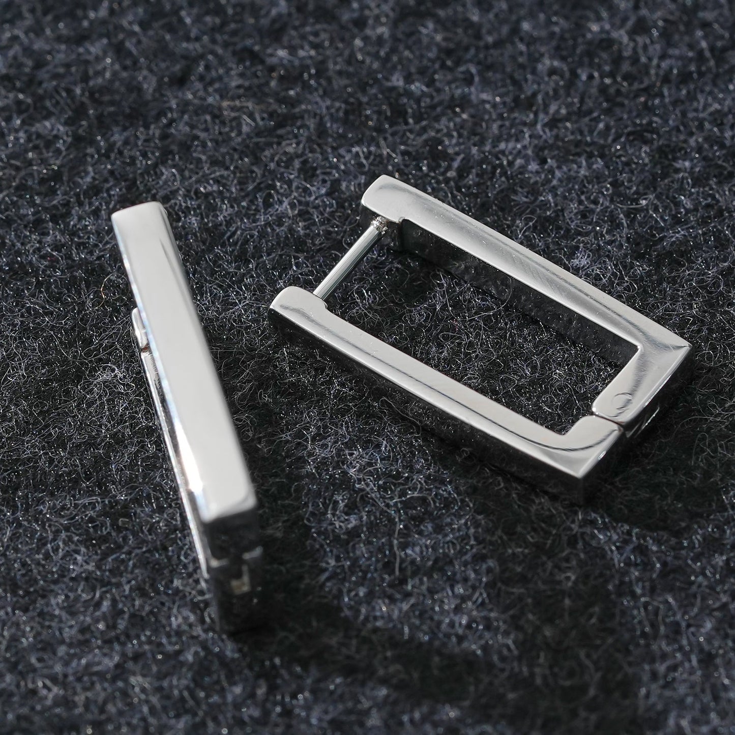 Style DELILAH: Rectangular Mini Hoop Earrings in Silver