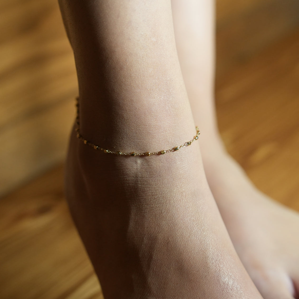 DEMELZA LG: Contemporary Gold Anklet with Delicate Square Beads