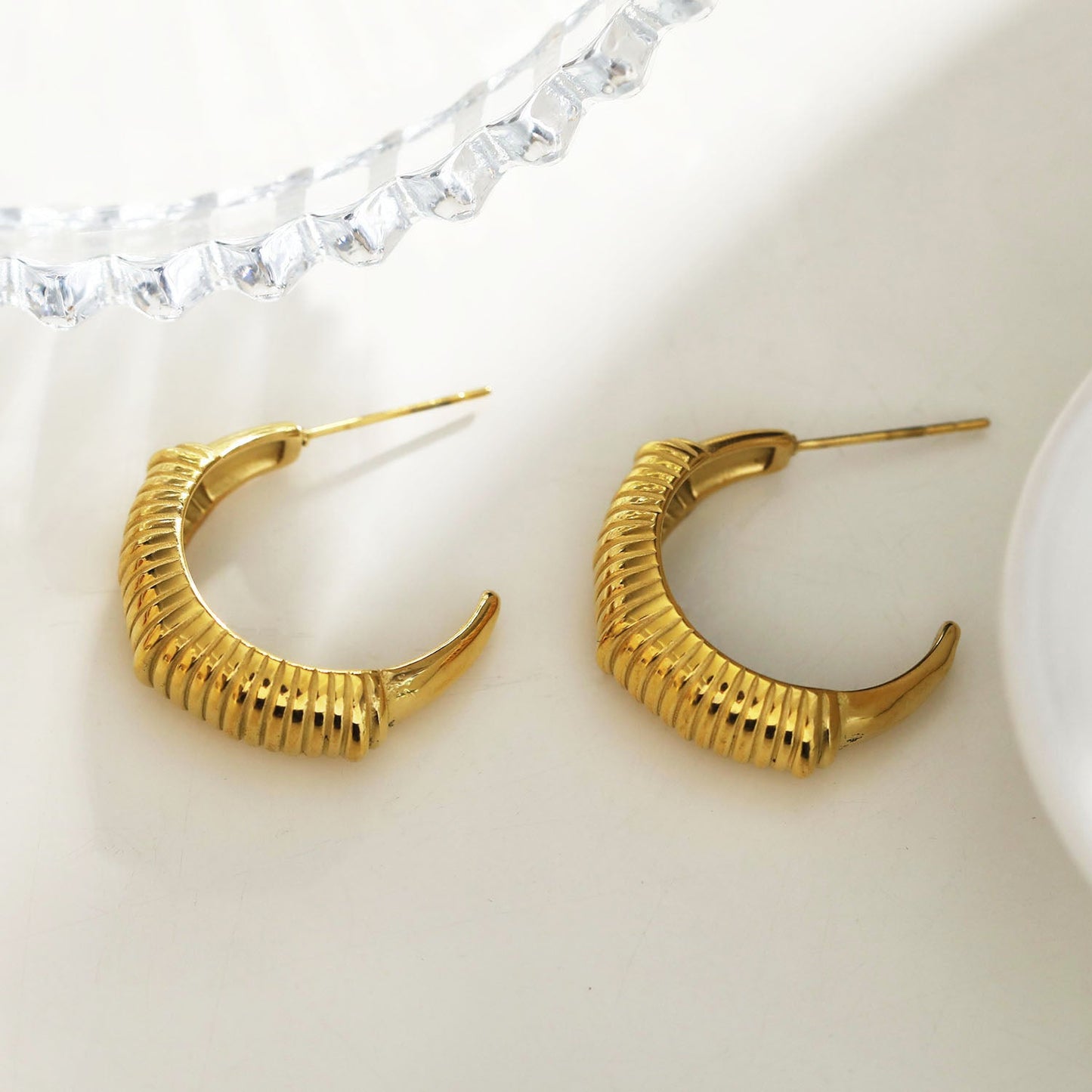 Style DOLCEDA: Art Deco Styled Geometric Hoop Earrings