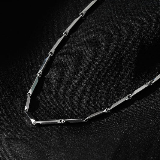 Style GUMIA Silver: Minimalist Geometric Shaped Beaded Chain Necklace