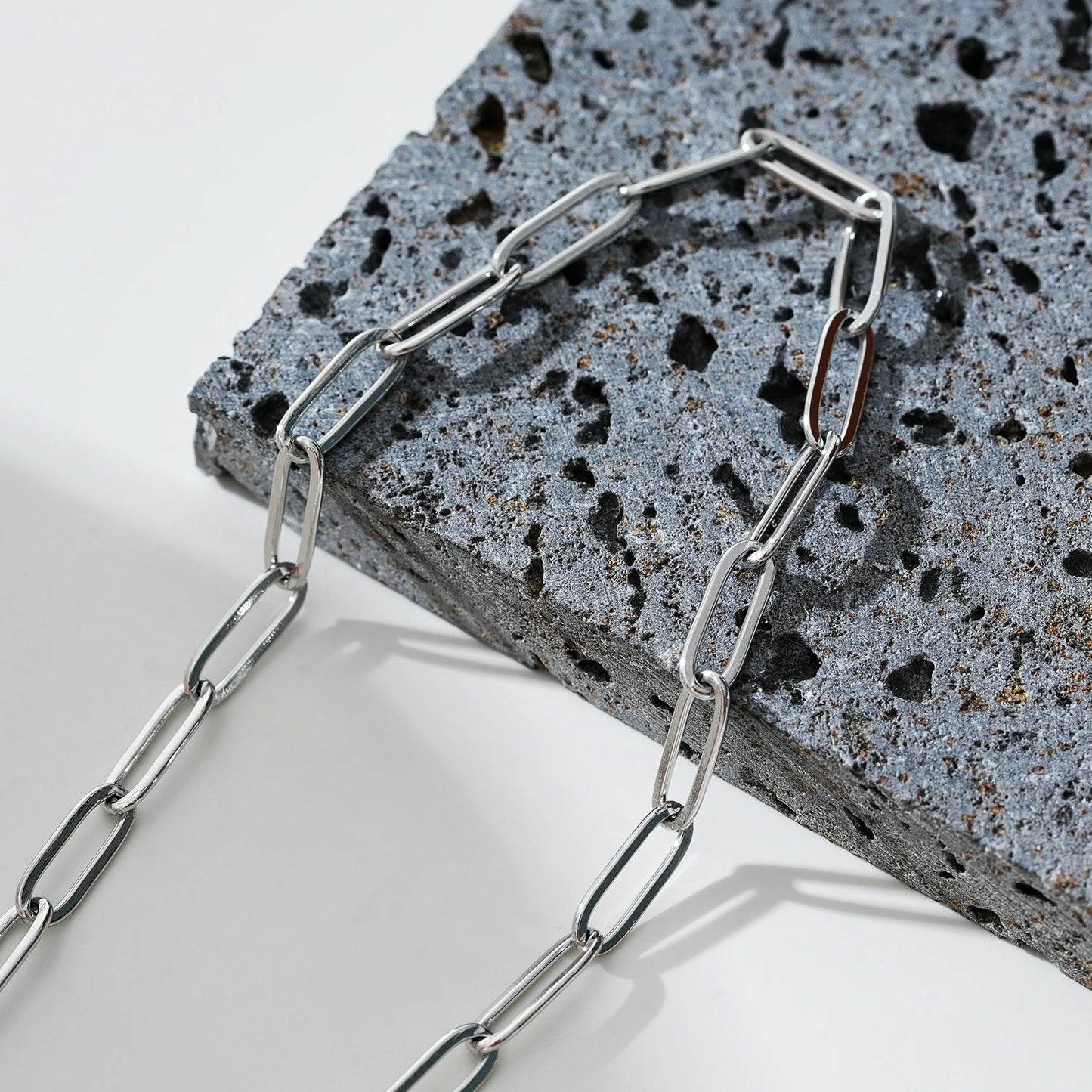 HAKILA LG: Essential Sillver Chain Link Paper-Clip Anklet