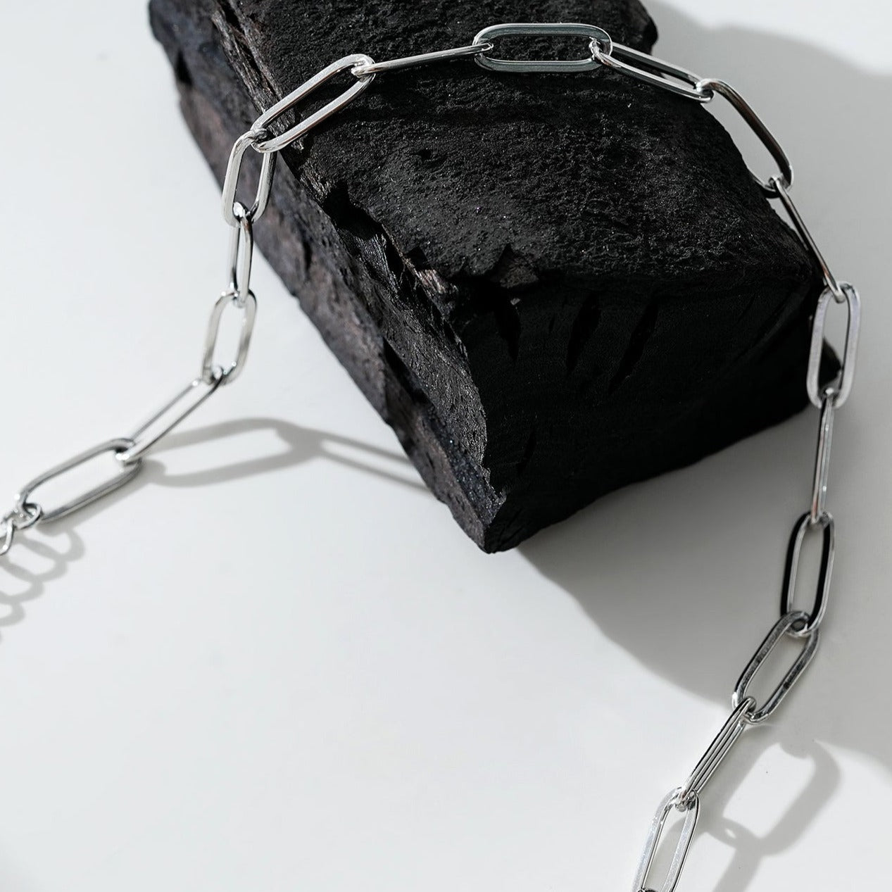 HAKILA LG: Essential Sillver Chain Link Paper-Clip Anklet