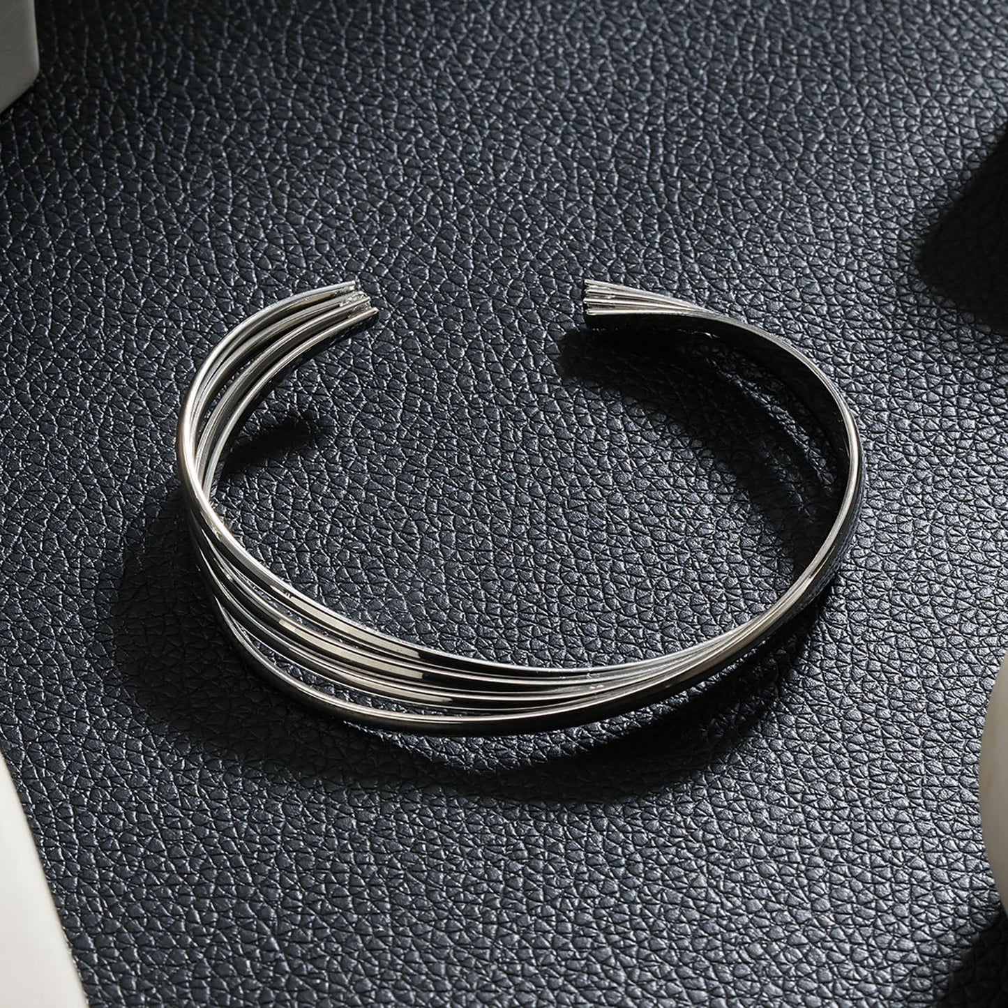 LIVIA Silver (White Gold): Geometric Lines Bracelet