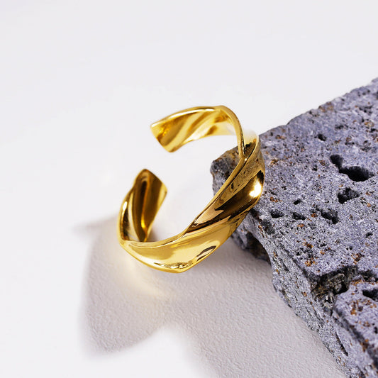 ELIAS: Shapes & Textures Modernist Ring
